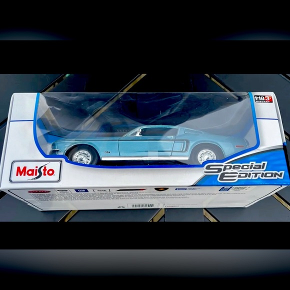 1968 Ford Mustang GT Cobra Jet 1-18 Diecast Maisto SE Blue - Picture 2 of 3
